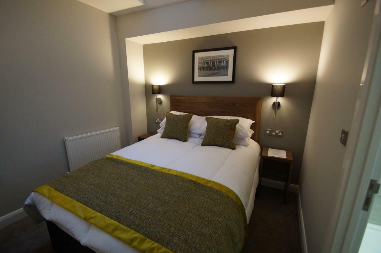 New Park Hotel Carmarthen Exterior photo