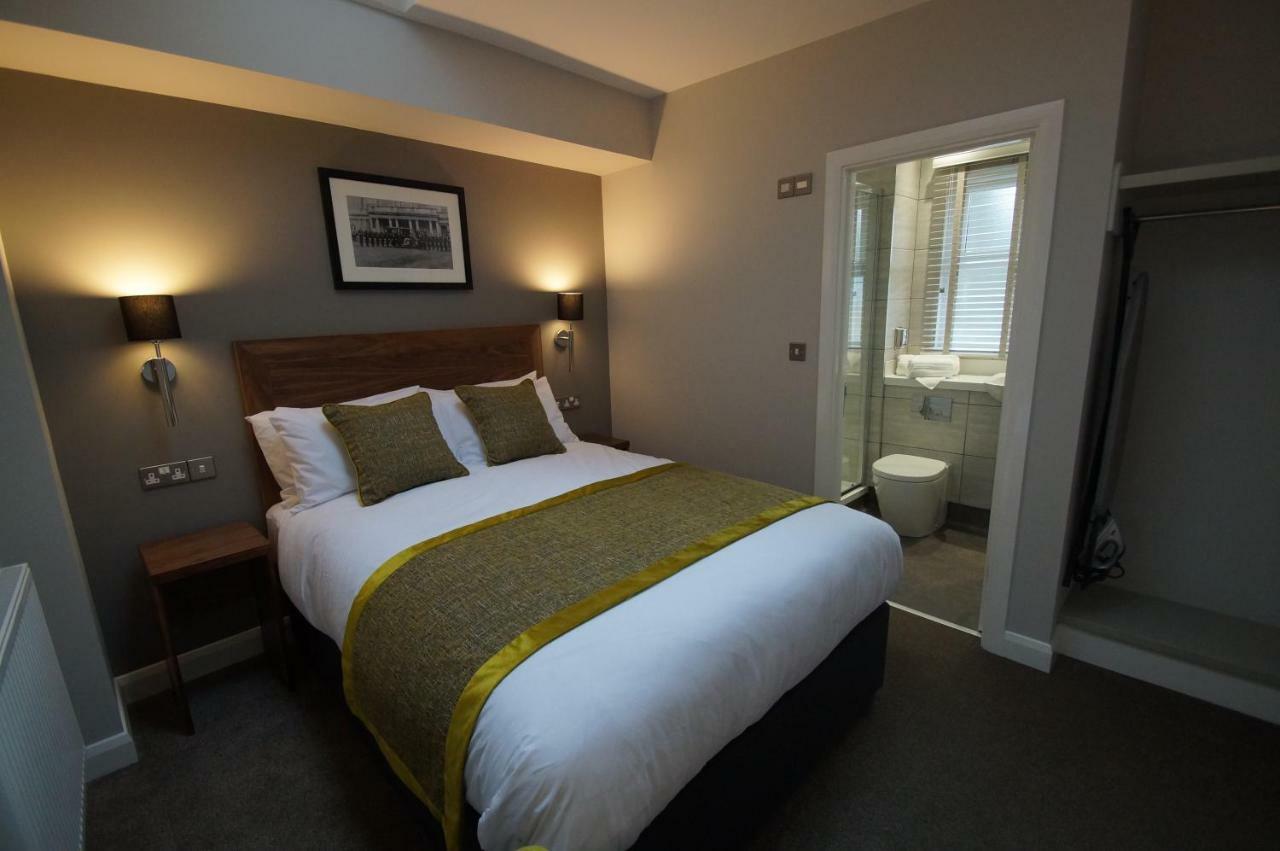 New Park Hotel Carmarthen Exterior photo